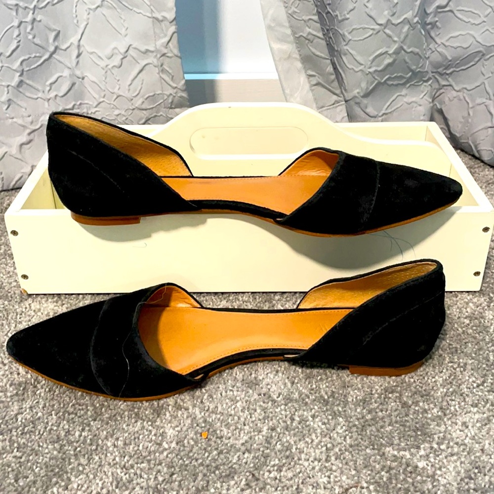Pointy ballet flats